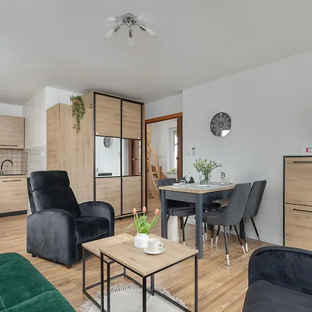 Feriehus Beautiful House With A Garden For 6 People In Budzistowo By Renters *